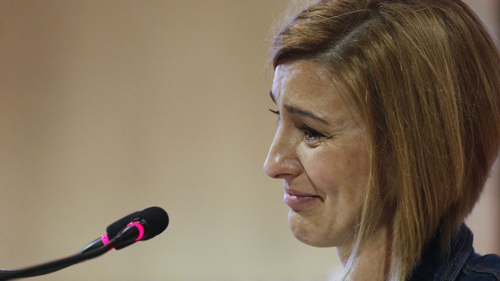Foto: Naiara, hija de Manuel Zamarreño, durante su intervención en un homenaje a tres personas asesinadas por ETA. (EFE)